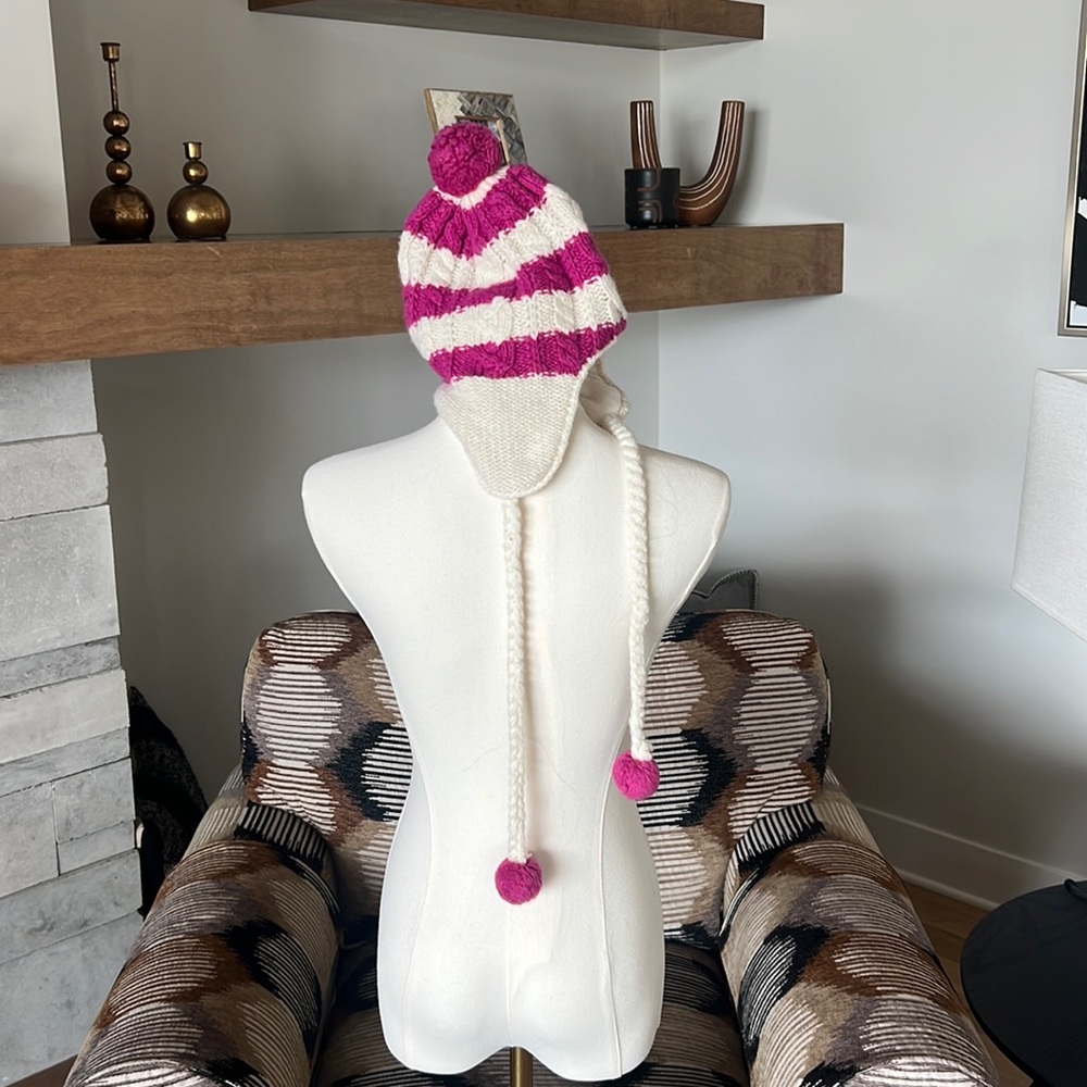 Aerie Pom Beanie with strings